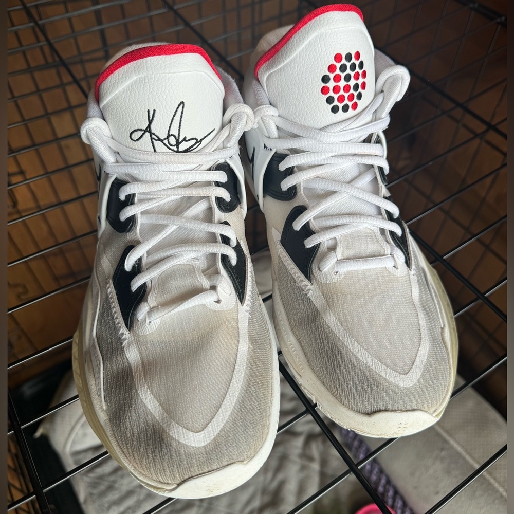 Nike Kyrie Infinity (GS) DD0334-101 White/Black/Varsity Red Basketball 5.5